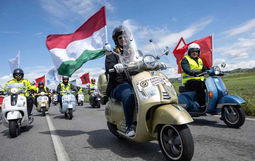 Vespa: Έρχεται η μεγαλύτερη γιορτή για τα 80 χρόνια ιστορίας της