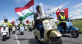 Vespa: Έρχεται η μεγαλύτερη γιορτή για τα 80 χρόνια ιστορίας της