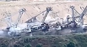 ΔΕΗ: Η απάντηση για την ελεγχόμενη έκρηξη των γιγαντιαίων εκσκαφέων στην Κοζάνη (video)