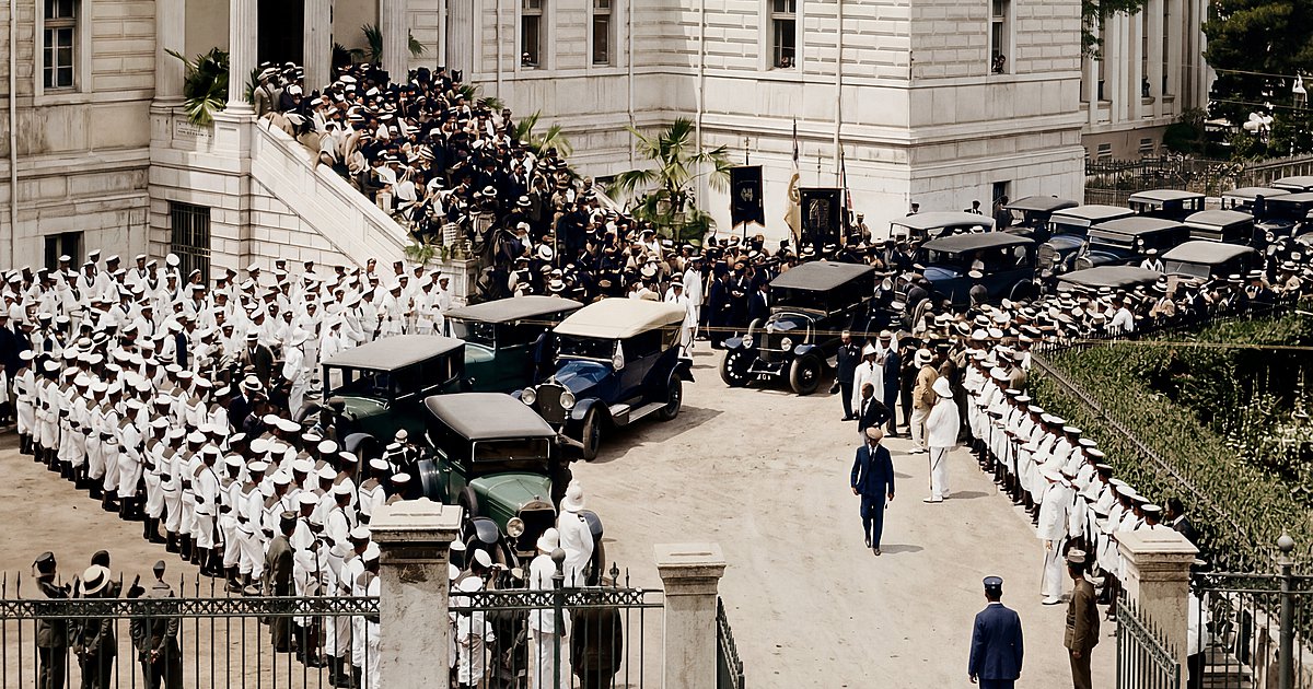 Η Βουλή των Ελλήνων στις 5 Ιουνίου 1927, κατά την ορκωμοσία του ναυάρχου Κουντουριώτη ως προέδρου της Δημοκρατίας.