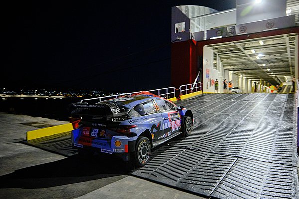 Το Car and Driver μπήκε στο πλωτό parc ferme του ΕΚΟ Ράλλυ Ακρόπολις (photos-video)