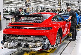 Δείτε βήμα-βήμα πώς κατασκευάζεται η νέα Porsche 911 στη Στουτγκάρδη (video)