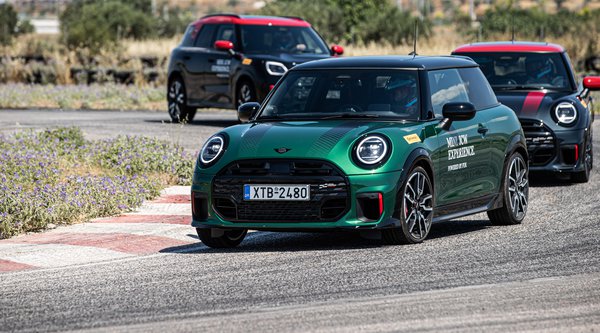 MINI John Cooper Works: Το go-kart feeling αντέχει στην εποχή της ηλεκτροκίνησης;

