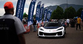 Chevrolet Corvette ZR1X: «Διέλυσε» το ρεκόρ αυτοκίνητων παραγωγής στο Pikes Peak (video)