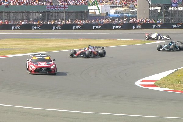 GP Μ. Βρετανίας: Γιατί δεν επέστρεψε στο pitlane το Αυτοκίνητο Ασφαλείας πριν το φινάλε του αγώνα