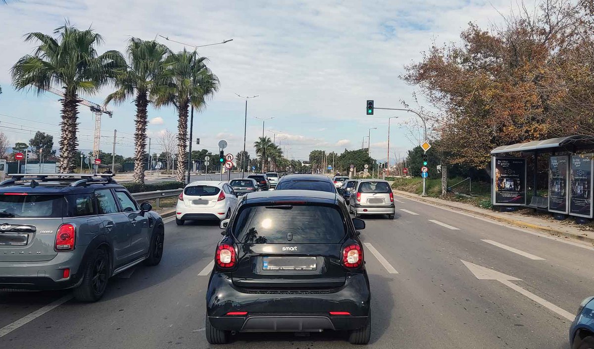 Λ. Ποσειδώνος: «Στενεύει» στη Γλυφάδα λόγω έργων για 6 ώρες