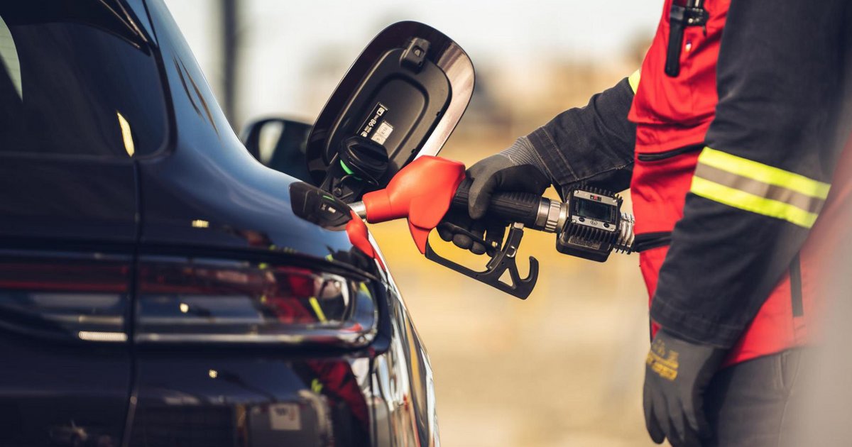 Νέο e-fuel υπόσχεται έως 95% λιγότερες εκπομπές χωρίς αλλαγές στους θερμικούς κινητήρες