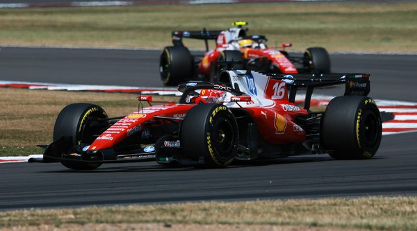 Ferrari: Φέρνει νέες αναβαθμίσεις για να «χτυπήσει» τη Mercedes