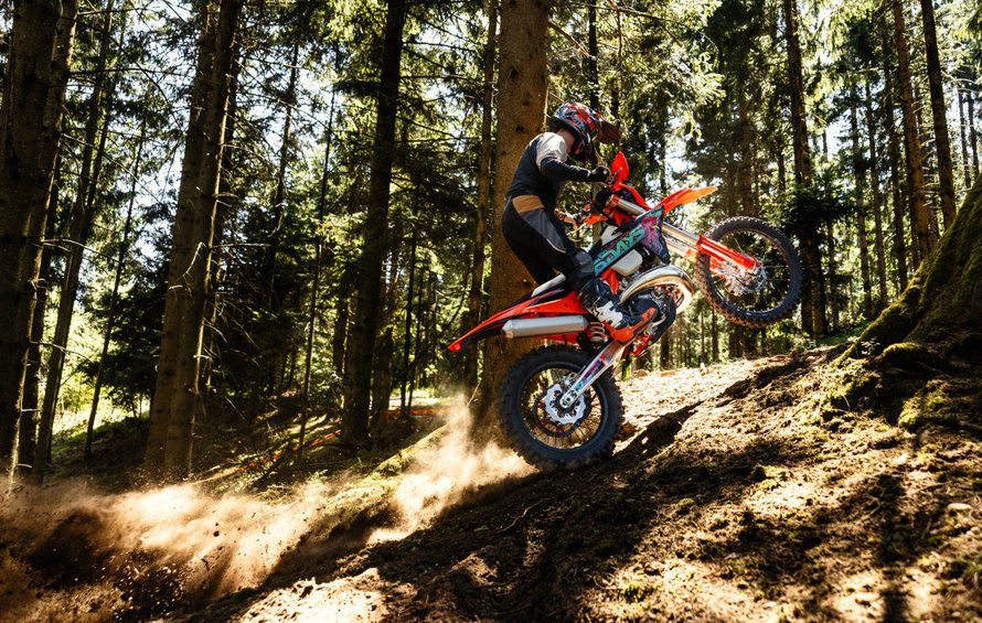 KTM: Αυτή είναι η νέα γκάμα EXC 6DAYS 2027