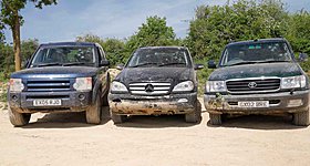 Off-road μάχη από το παρελθόν: Toyota Land Cruiser Vs Land Rover Discovery Vs Mercedes ML (video)