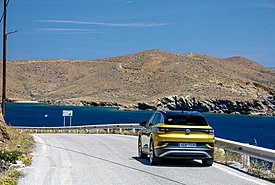 Τα νησιά «τρώνε» τα αυτοκίνητα: Οι φθορές που προκαλεί η αλμύρα και πώς θα τις αποφύγετε