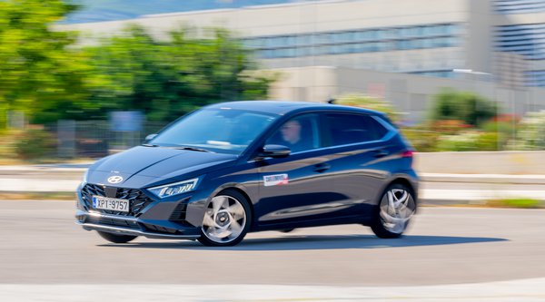 Test Drive: Οδηγούμε το ανανεωμένο Hyundai i20 των 90 PS