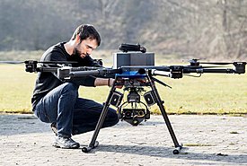 Έλληνας ερευνητής στη Δανία σχεδιάζει drone για τη διάσωση ναυαγών (photos)