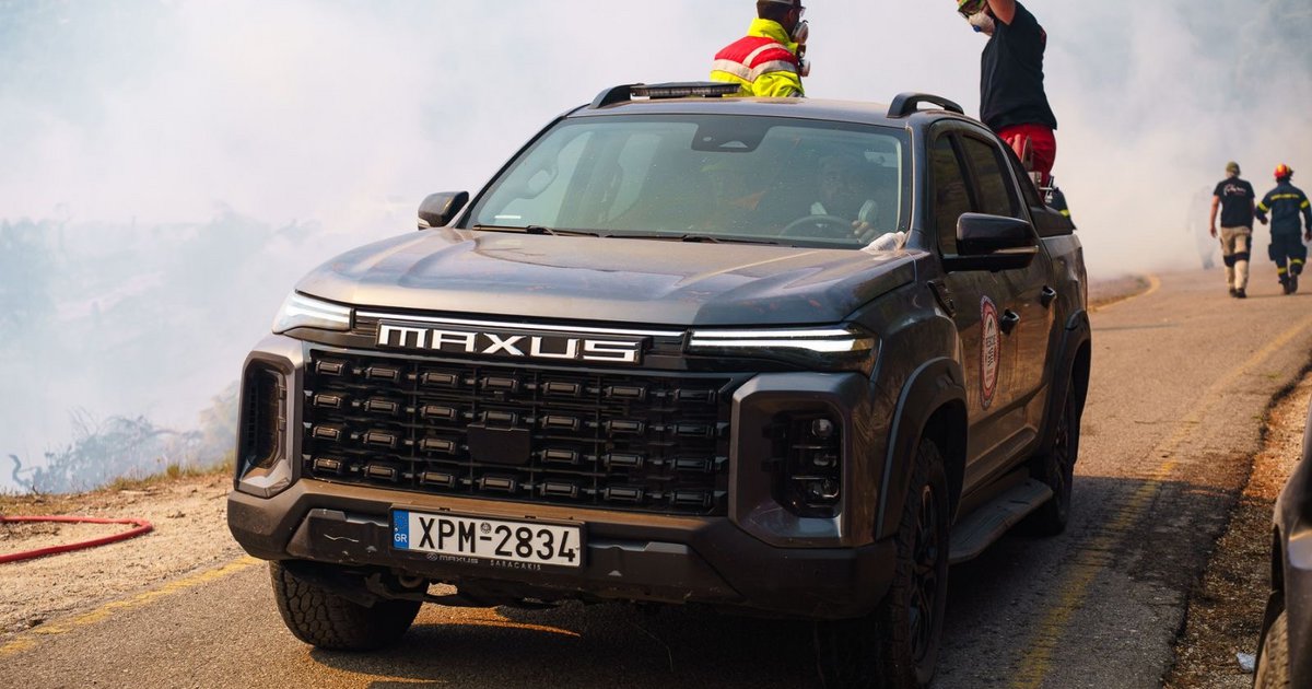 Ένα πυροσβεστικό Maxus T60 Max στη «μάχη» της πυρκαγιάς στο Πόρτο Γερμενό (photos)
