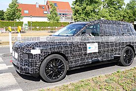 BMW: Η πρώτη iX7 έρχεται με σχεδιαστικές «εκπλήξεις» - Πότε παρουσιάζεται (photos)