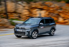 Dacia Bigster Hybrid 155 4Χ2: Δοκιμάζουμε το εντυπωσιακά πρακτικό και αποδοτικό SUV