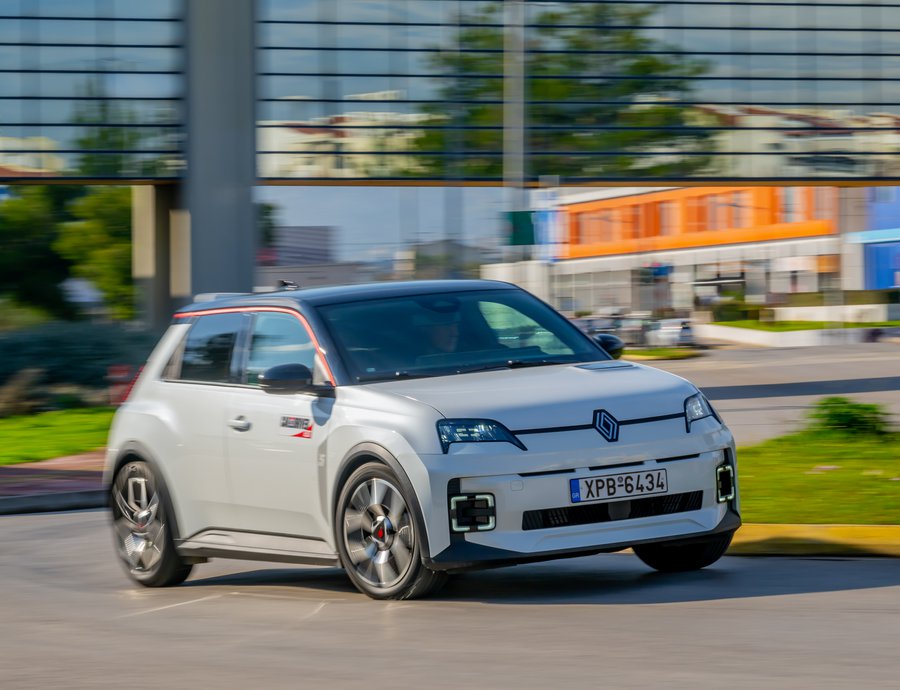 Renault 5: Κέρδισε 21 km αυτονομίας και ετοιμάζεται για περισσότερες αναβαθμίσεις