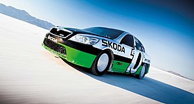 Skoda: Όταν η Octavia έκανε ρεκόρ ταχύτητας ξεπερνώντας τα 365 km/h (photos)