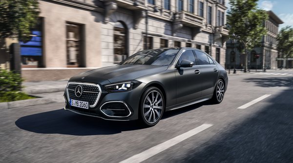 Mercedes: Αποκάλυψη για τη νέα θερμική C-Class (photos)