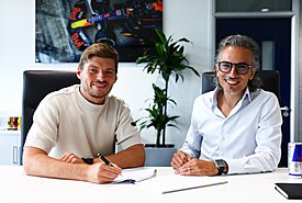 Επίσημο: Ανανέωσε με τη Red Bull ο Verstappen - Μέχρι πότε θα παραμείνει στην ομάδα