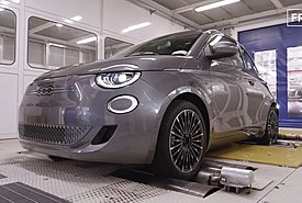 Δείτε βήμα-βήμα πώς κατασκευάζεται το FIAT 500e στο Τορίνο (video)