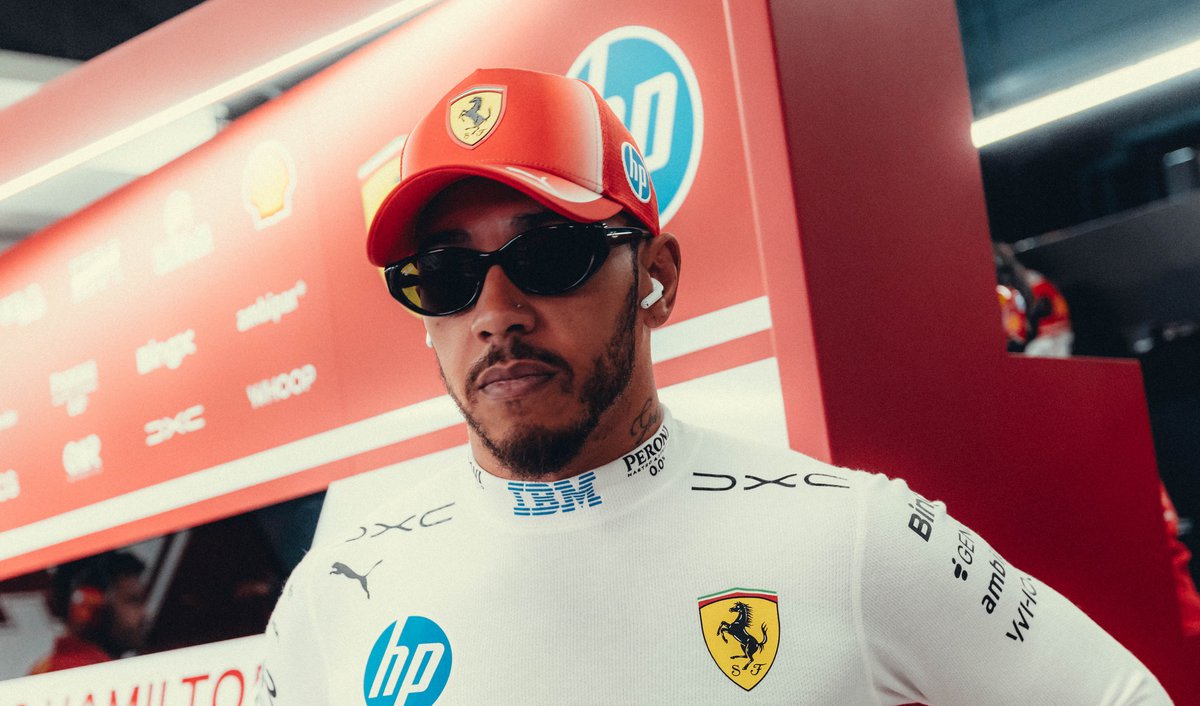 Έξαλλος ο Hamilton με τις τακτικές της Ferrari: «Είμαι εδώ για να κερδίζω»