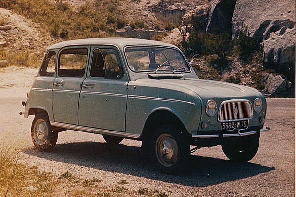 Renault 4: Το αυτοκίνητο που χώρεσε μια ολόκληρη εποχή