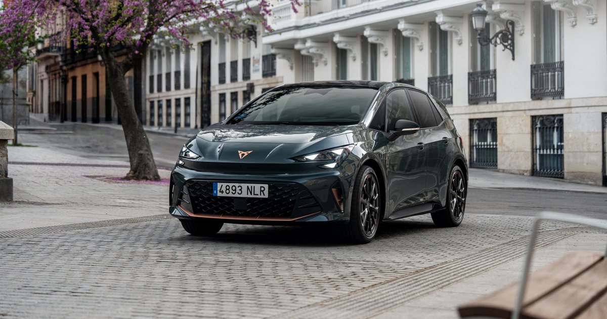 CUPRA: Με έκπτωση 2.000 ευρώ το νέο Born στην Ελλάδα (τιμές-εκδόσεις)