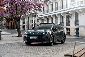 CUPRA: Με έκπτωση 2.000 ευρώ το νέο Born στην Ελλάδα (τιμές-εκδόσεις)