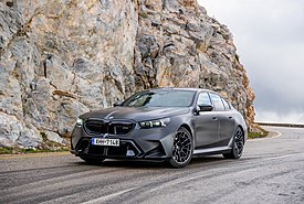 Η πιο αμφιλεγόμενη BMW αλλάζει - Τι νέο φέρνει η ανανεωμένη M5