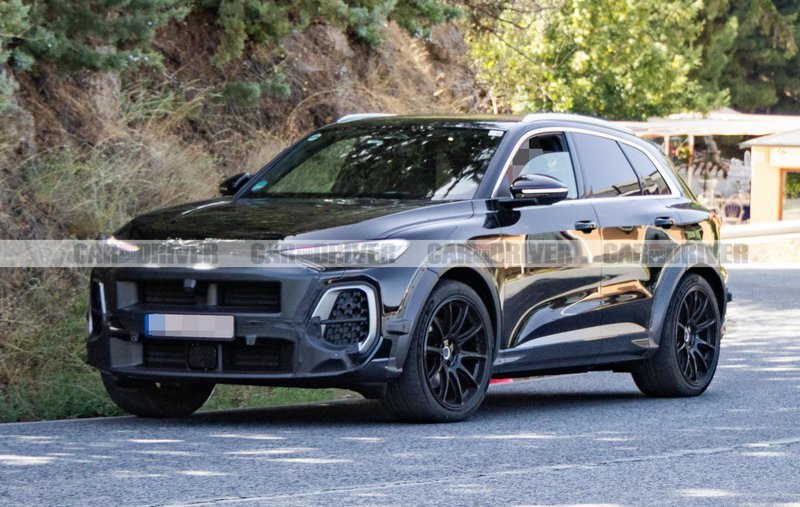 Η νέα, θερμική Macan σε δοκιμές. ΦΩΤO: SH PROSHOTS