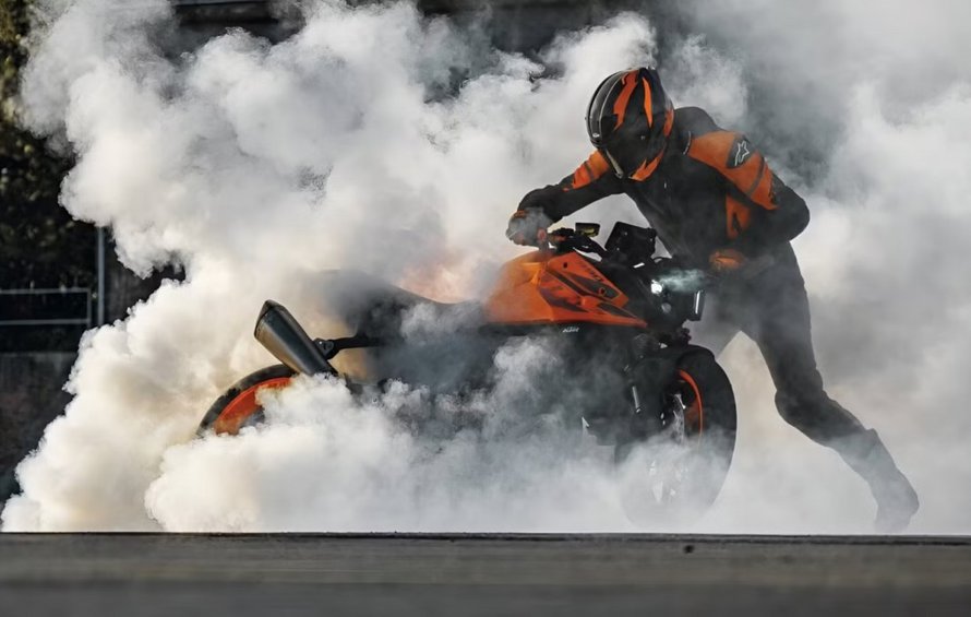 Η KTM «βάζει φωτιά» στο παρελθόν: Σχεδόν διπλάσιες πωλήσεις και οικονομική ανάκαμψη