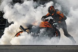Η KTM «βάζει φωτιά» στο παρελθόν: Σχεδόν διπλάσιες πωλήσεις και οικονομική ανάκαμψη