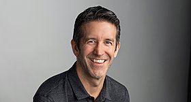 John Ternus: Ο νέος CEO της Apple είναι λάτρης των Porsche και συμμετέχει σε track days