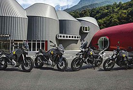 Moto Guzzi: Νέα επετειακή έκδοση 105 χρόνων για Stelvio, V100 Mandello, V85 Strada και V7 Stone