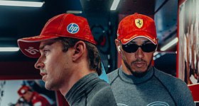 Μυρίζει μπαρούτι στη Ferrari: «Πόλεμος» δηλώσεων ανάμεσα σε Hamilton και Leclerc μετά τη Μόντσα