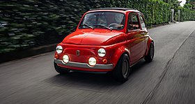 Ένα ξεχασμένο για 25 χρόνια Fiat 500 μεταμορφώθηκε σε... κόκκινο διαμάντι (photos)