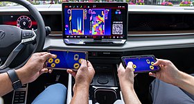 H Volkswagen... αλλάζει πίστα - Φέρνει video games στις οθόνες των μοντέλων της