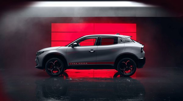 Alfa Romeo: Αποκάλυψη για την ειδική σειρά Edizione Luna Rossa (photos-video)