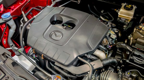Η Mazda επιμένει στις ΜΕΚ: «Ο βενζινοκινητήρας συνεχίζει να είναι επίκαιρος»