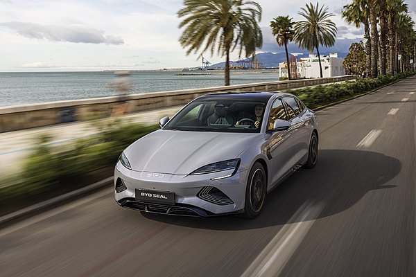 BYD SEAL: Στην Ελλάδα το ανανεωμένο sport sedan (τιμές-εκδόσεις)