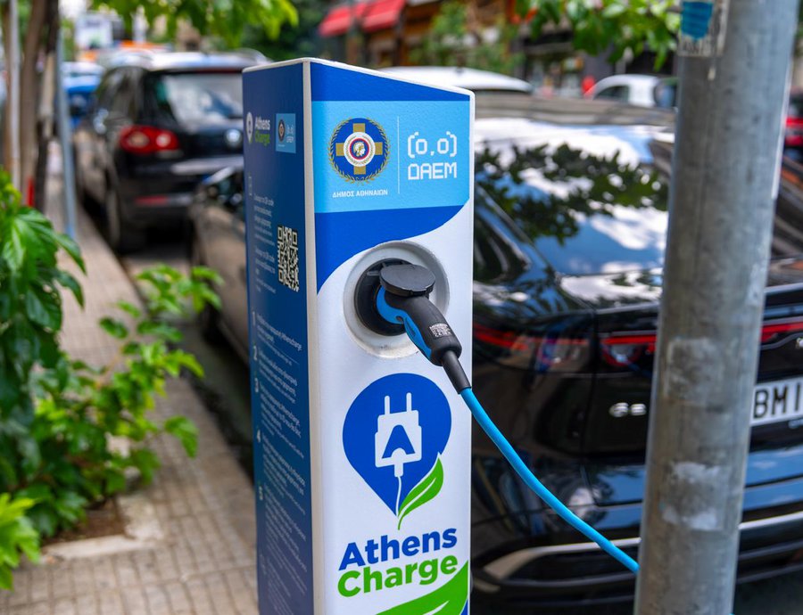 Επιβεβαίωση Car and Driver: Από 1/10 το νέο σύστημα φόρτισης στον Δήμο Αθηναίων - Το κόστος
