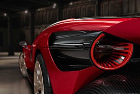 Alfa Romeo: Αφαίρεσε τη βαφή από την 33 Stradale και το αποτέλεσμα είναι σοκαριστικό (photos)
