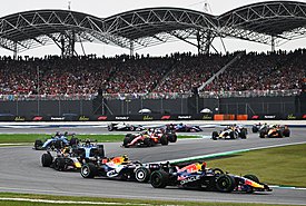 F1: Οι βαθμολογίες μετά τη νίκη Verstappen και την εγκατάλειψη Russell στη Sepang