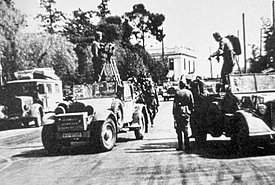 Η ιστορία του ελληνικού οδικού δικτύου: Καροτσάκια, ταξί, «φορτάκια» καθ’ οδόν