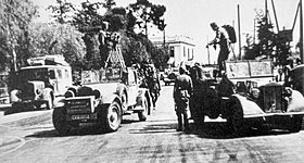 Η ιστορία του ελληνικού οδικού δικτύου: Καροτσάκια, ταξί, «φορτάκια» καθ’ οδόν