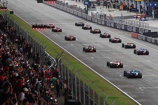 F1: Φιάσκο με bug στο λογισμικό των μονάδων ισχύος - Τι δήλωσε ο Νικόλας Τομπάζης