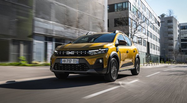 Στην Ελλάδα τα υβριδικά Dacia Sandero Stepway και Jogger (τιμές-εκδόσεις)