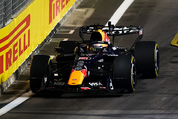GP Σιγκαπούρης - Sprint: Νικητής ο Verstappen στο βρόχινο χάος, εγκατέλειψε ο Russell