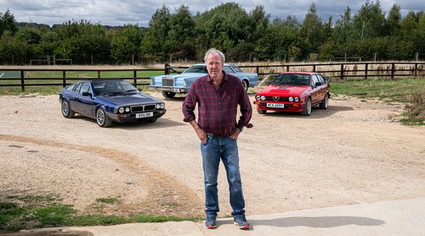 Ο Jeremy Clarkson βγάζει στο «σφυρί» τρία αυτοκίνητα που απέκτησε από το The Grand Tour (photos)